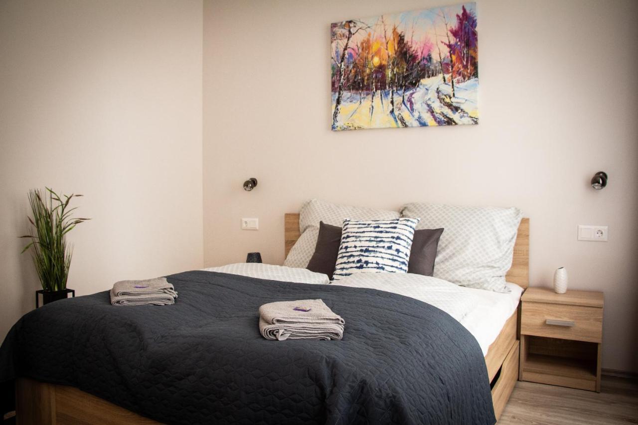 Loli Apartman Мішкольц Екстер'єр фото
