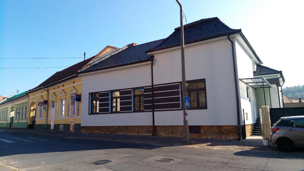 Loli Apartman Мішкольц Екстер'єр фото
