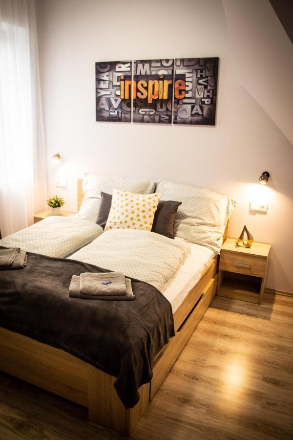 Loli Apartman Мішкольц Екстер'єр фото
