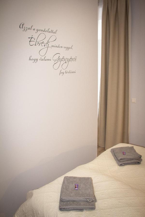 Loli Apartman Мішкольц Екстер'єр фото