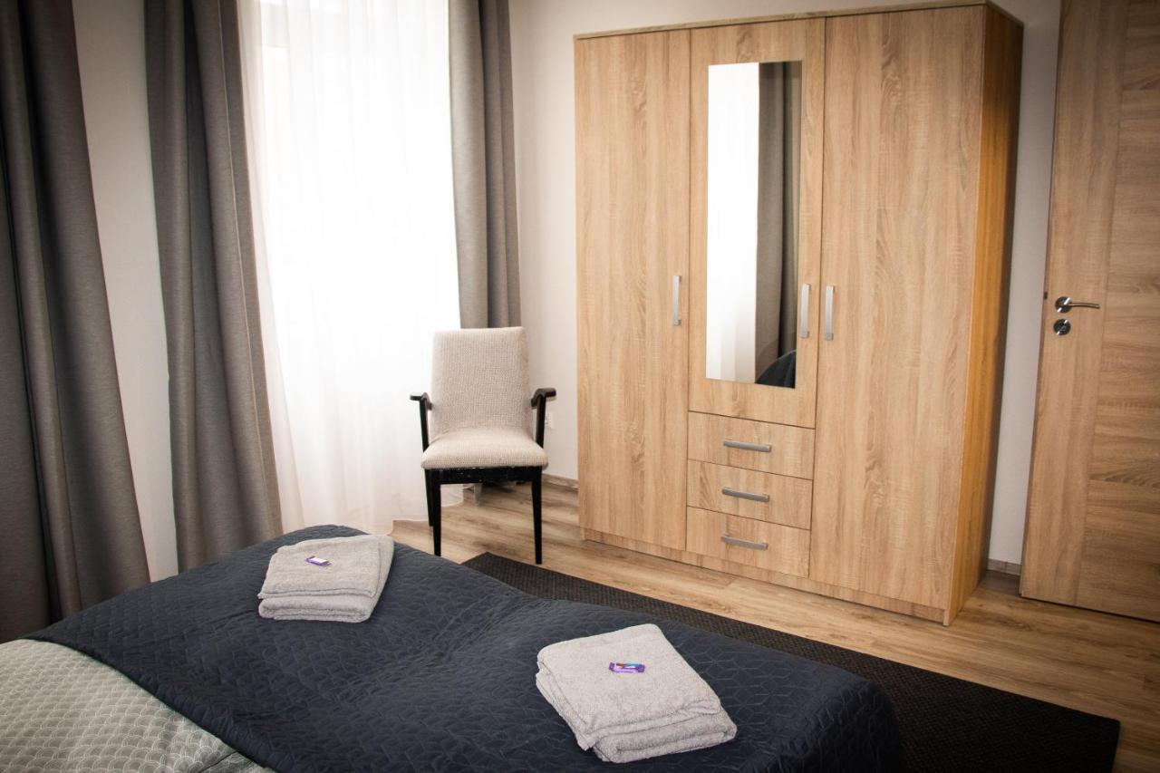 Loli Apartman Мішкольц Екстер'єр фото