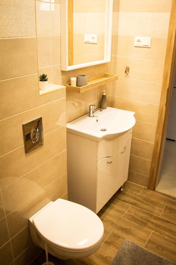 Loli Apartman Мішкольц Екстер'єр фото