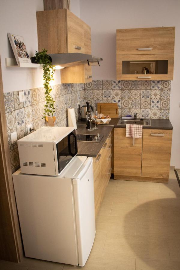 Loli Apartman Мішкольц Екстер'єр фото