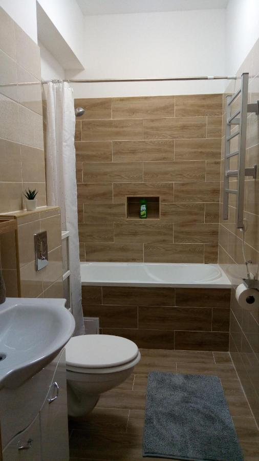 Loli Apartman Мішкольц Екстер'єр фото